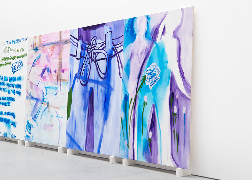 Exposition d'une grande frise de peintures, partie de l'exposition City Pace à la Spinnerei.